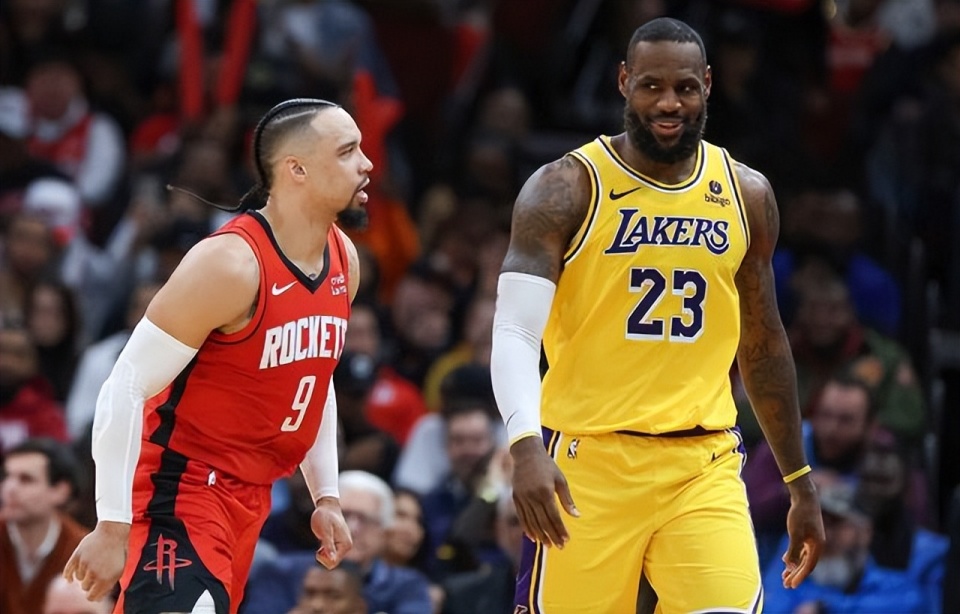 当禁区有戴维斯守护时,库里连突破都变得很艰难,三分命中率也会因此