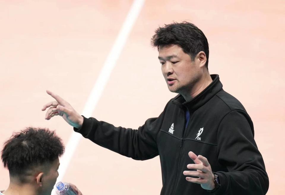 北汽男排主教练李牧回首赛季几次感觉在走钢丝