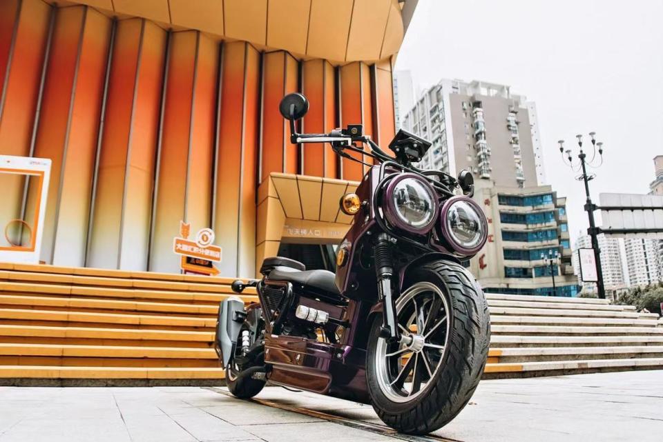 低趴"大眼蛙",颢晨hs150复古踏板:座高仅580mm,售价13980元