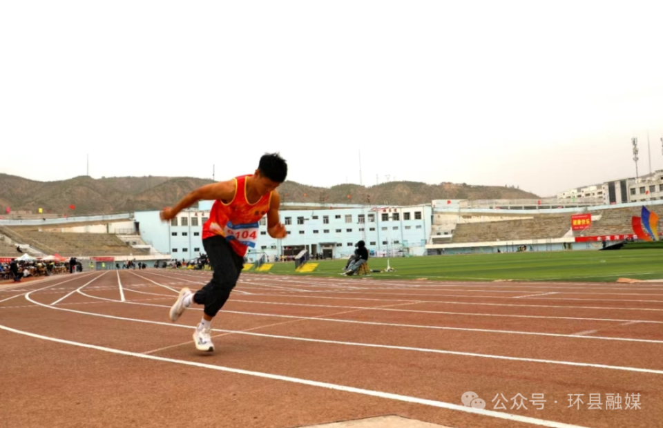 环县四中体育生闫武生:荣获冠军,为梦想拼搏