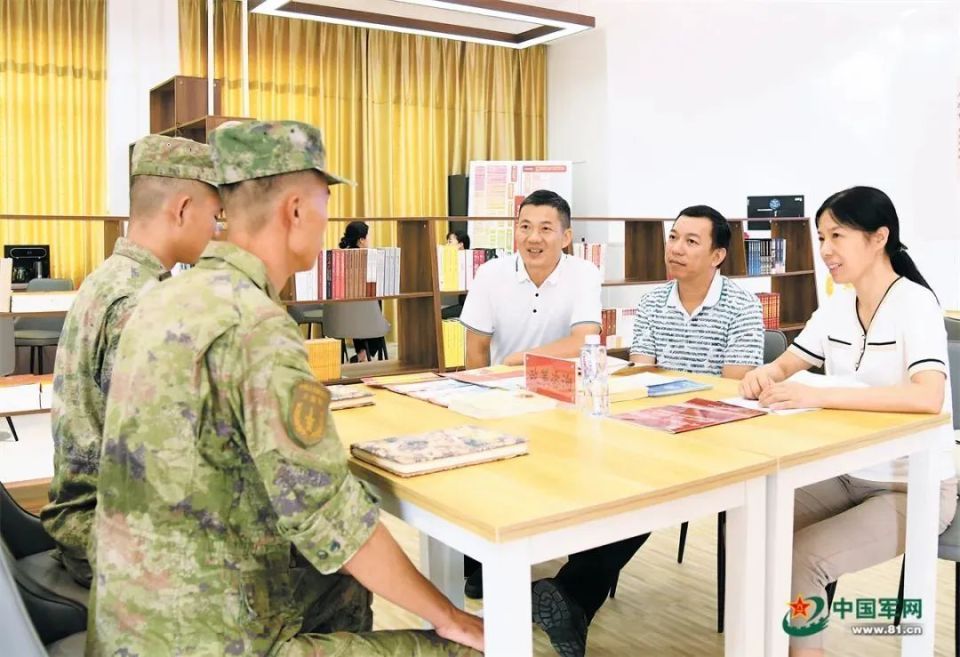 钧正平想方设法为基层排忧解难让基层官兵轻装前行