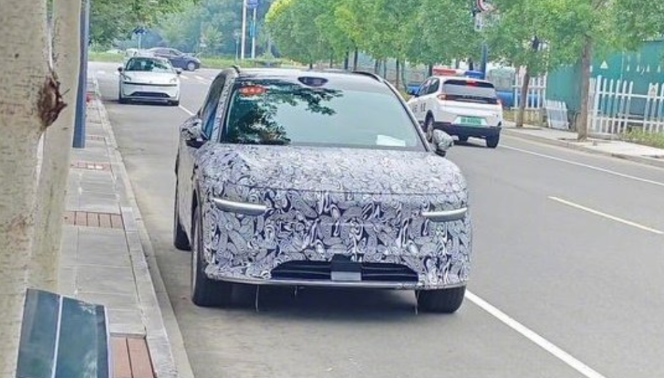 极氪首款SUV车型“008”曝光：或9月上市，售价20-30万元内！_腾讯新闻