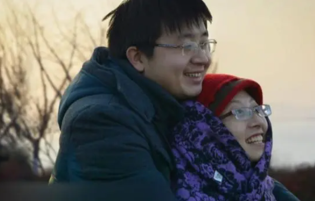 上海26岁癌症女博士,为丈夫"拼命"生下孩子,去世后丈夫再婚,孩子送人