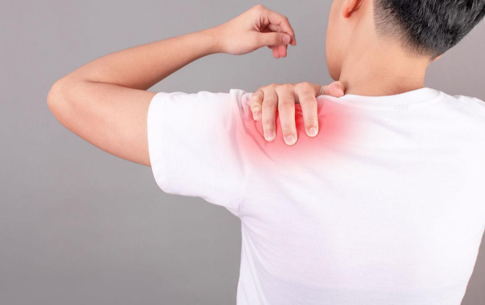 忠告:肩膀疼痛出现这五个特点,尽早去检查
