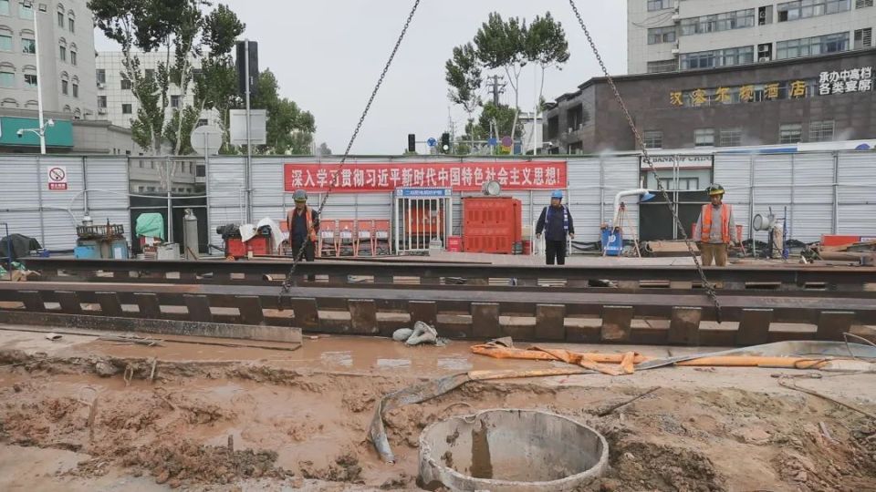 节日我在岗丨项目建设者:全力以赴抢工期 加班加点赶进度