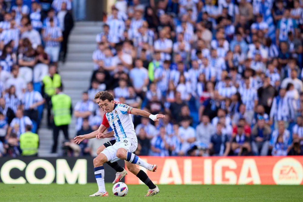 皇家社会vs巴萨:两支顶级欧冠球队在西甲联赛中的激烈对决_腾讯新闻