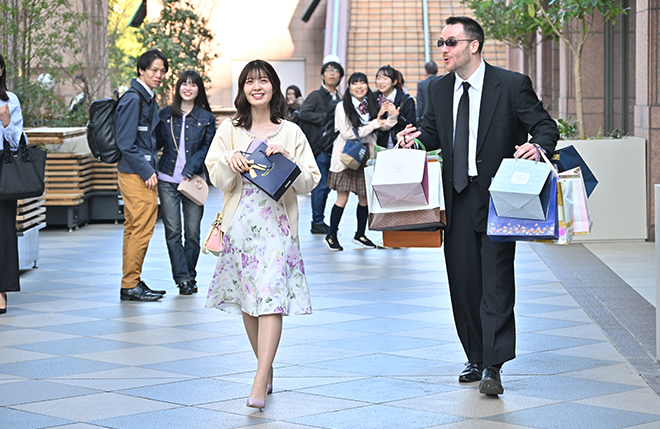 假面骑士极狐33话预告 牛牛开启大逃杀比赛 祢音的两位保镖变身