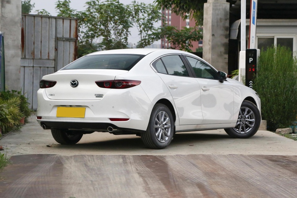 0l车型限时售8.99万起,马自达3 昂克赛拉值不值得买?