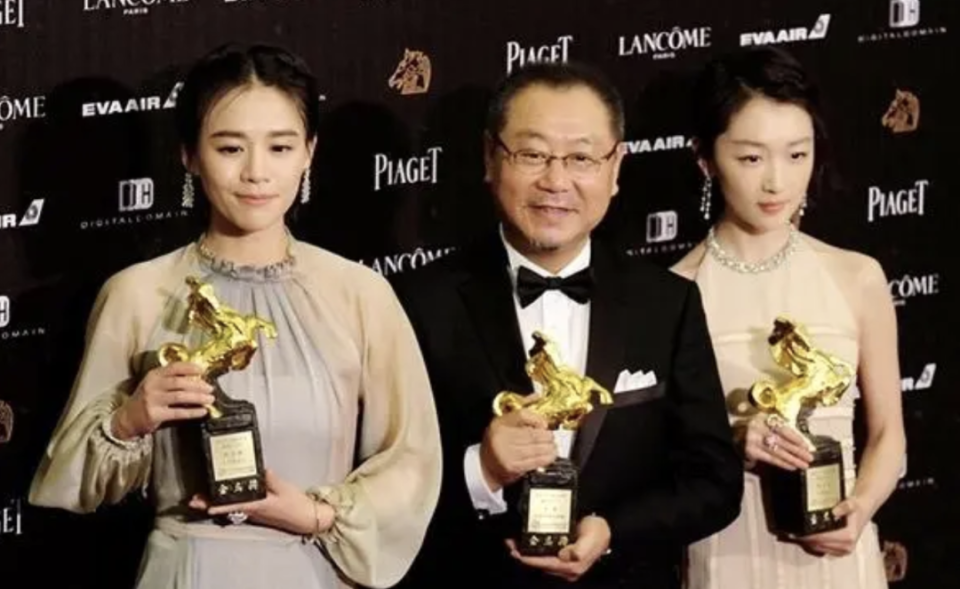 好家伙,61岁范伟和32岁周冬雨演夫妻,老影帝「艳福不浅」啊