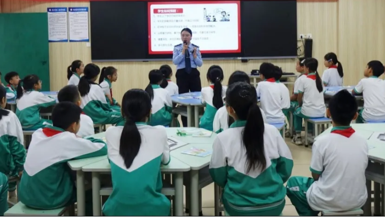 花都区多措并举做好"扫黄打非"宣传工作