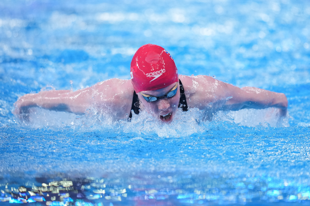 游泳女子200米蝶泳决赛赛况