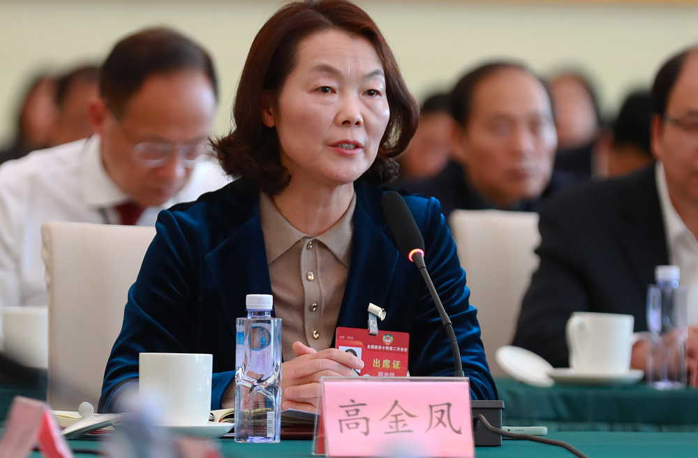 教育界围绕"关注青少年心理健康,守护青少年成长"举行