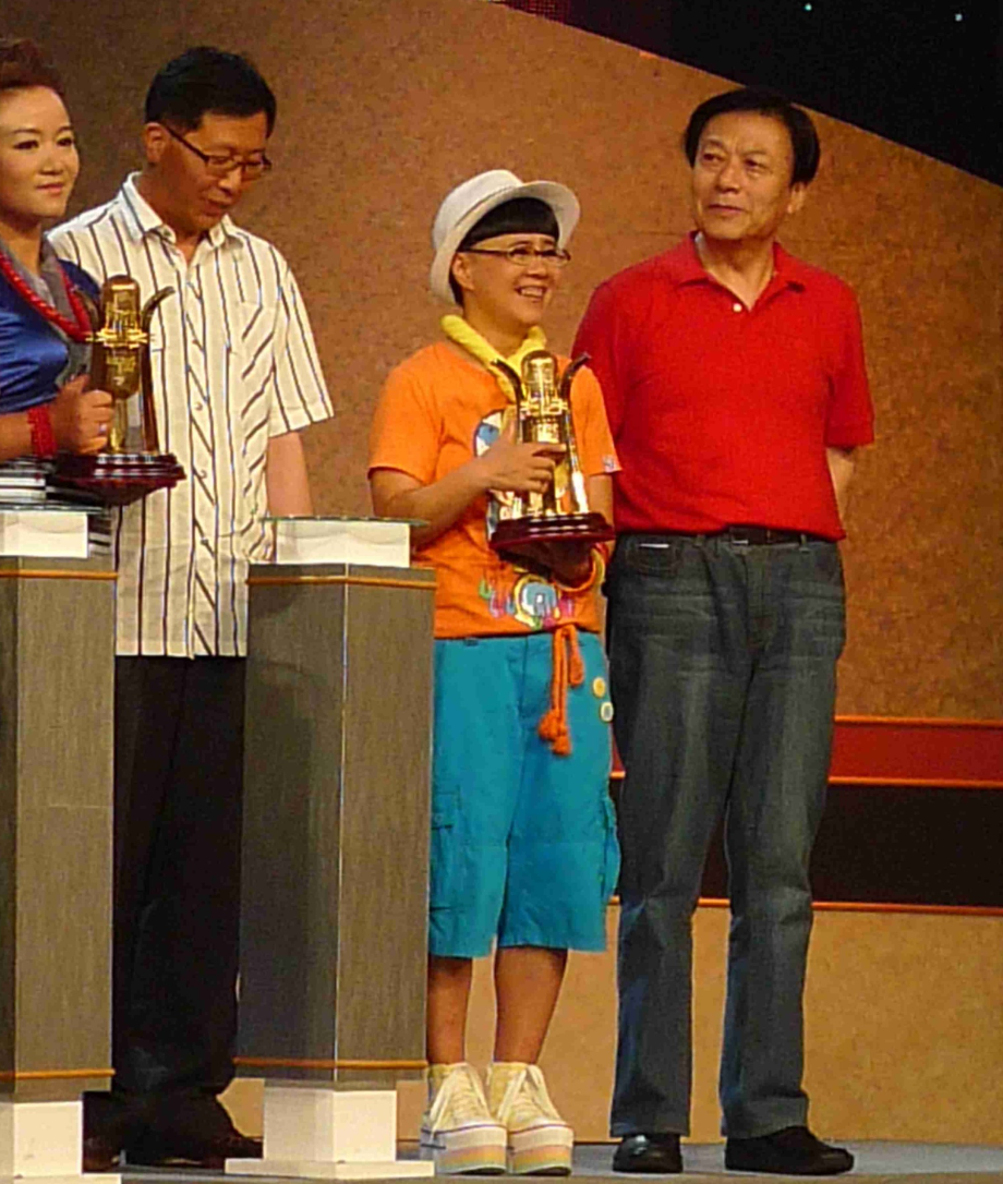 以王宁视角看"金龟子":从前她是好太太好妈妈,如今她是好姥姥