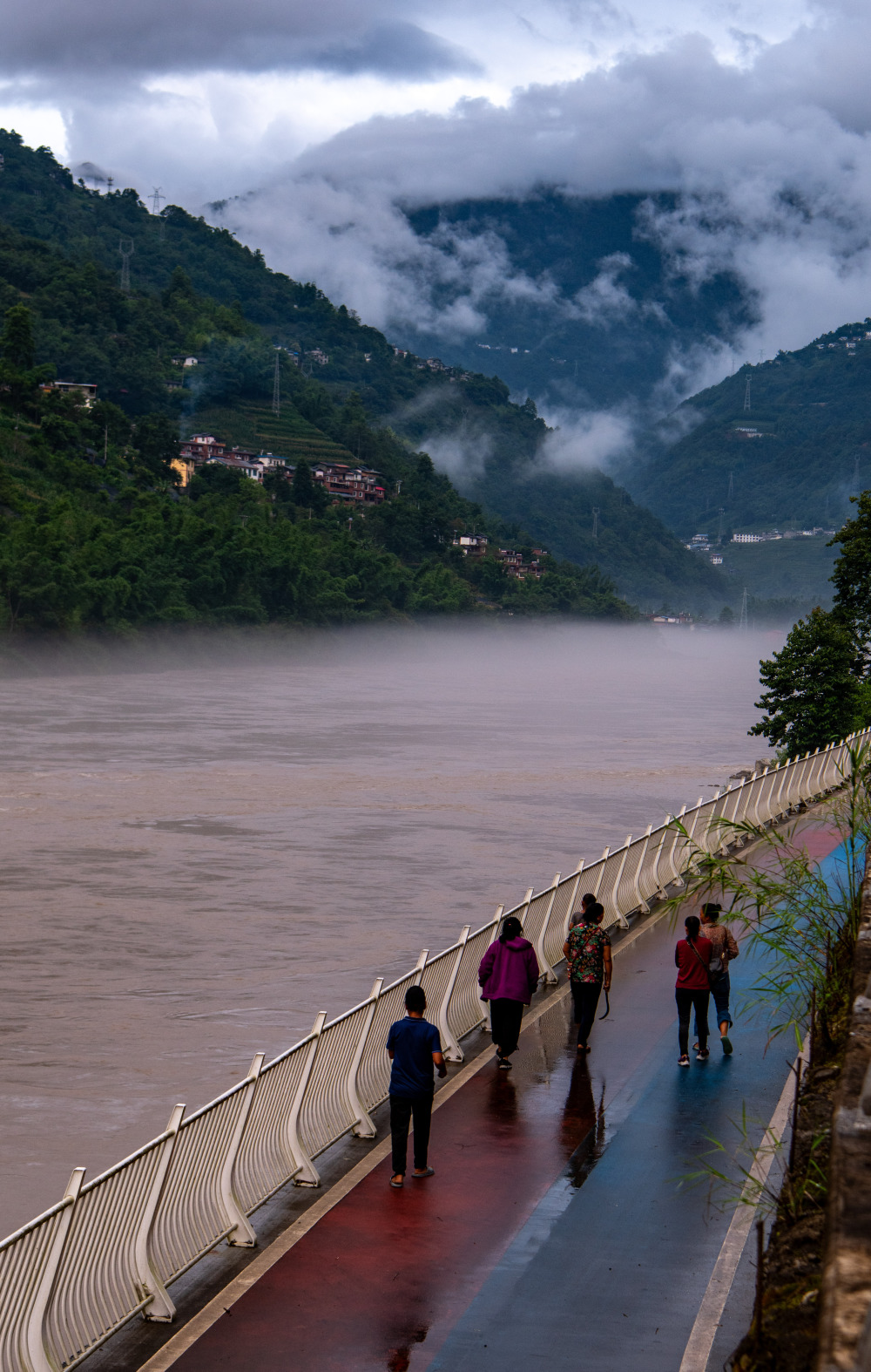 (新华全媒 ) 国道之行 从雪山奔向大海丨怒江,雾江_腾讯新闻