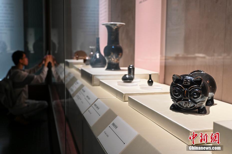 《绝美中国色——瓷器上的釉色》展览广州开展_腾讯新闻