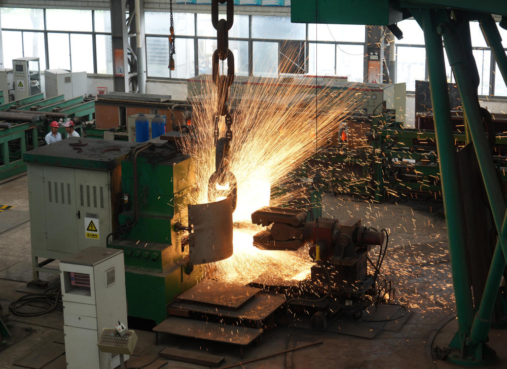 新华全媒 ·高质量发展调研行丨从"小作坊"到"小巨人"  民企竞逐"专精