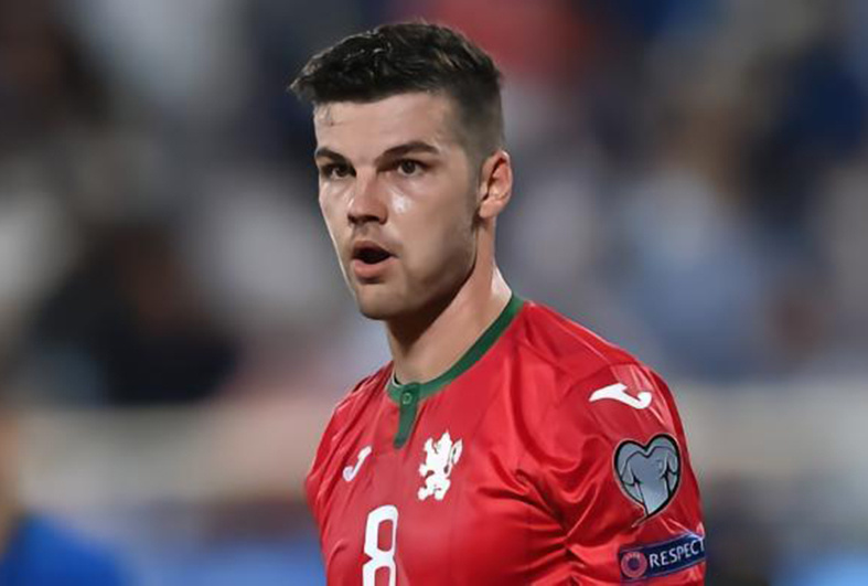 海港三镇津门虎纷纷引强援黑崎久志挖走小段泰山将报名吴兴涵