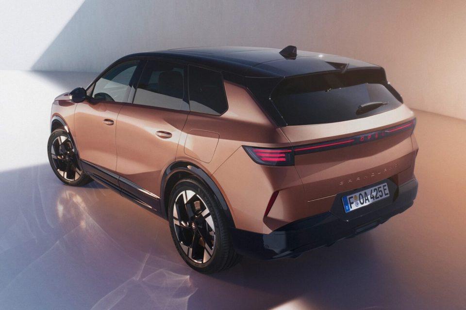 欧宝推出了新一代 grandland suv 电动车型