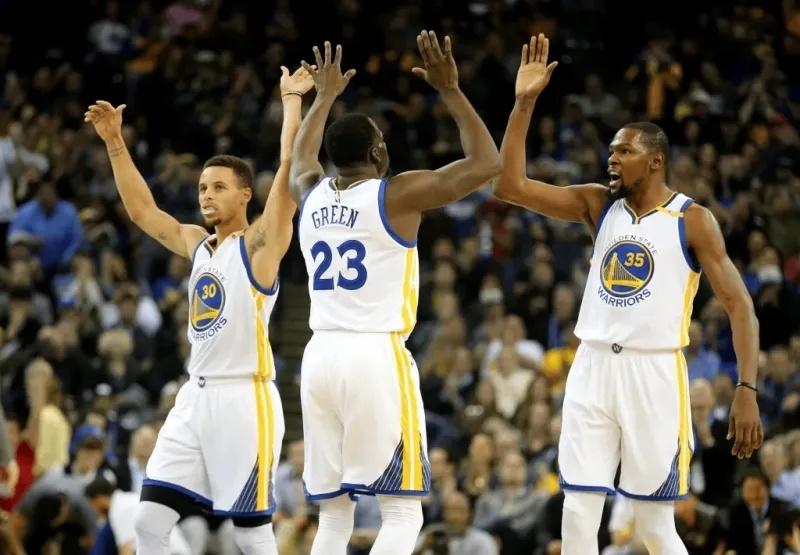 nba早报库里战湖人复出追梦再搞杜兰特詹皇威少参加派对