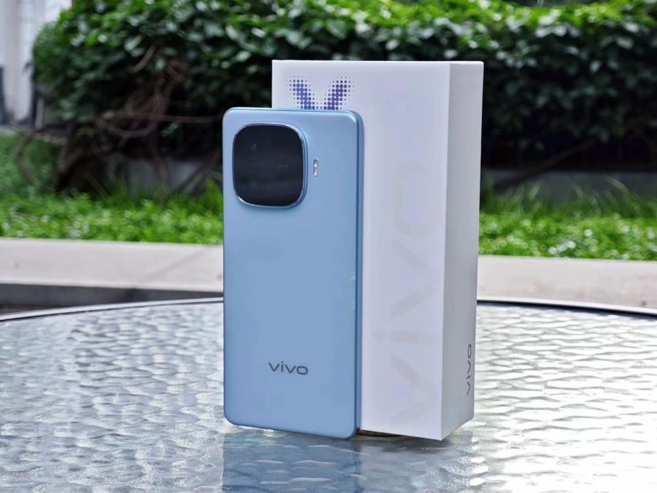 vivo y200 gt开箱上手:更实际的千元中端机