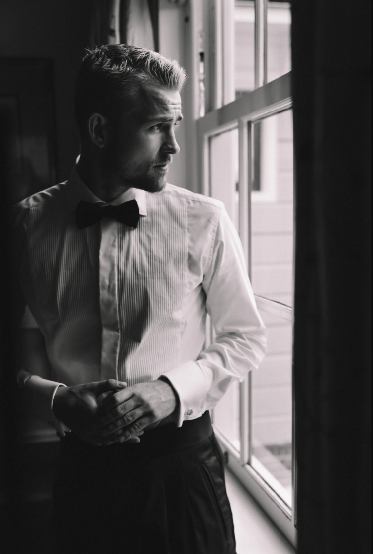 18岁相识09德里赫特与模特女友在荷兰老家完婚