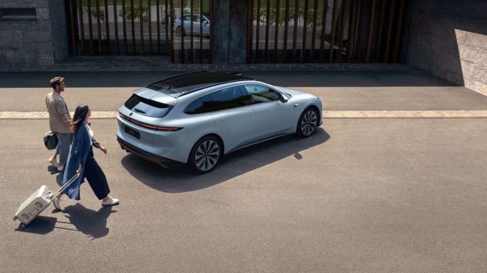 全球首款智能高端纯电旅行车蔚来et5旅行版上市售298万元起