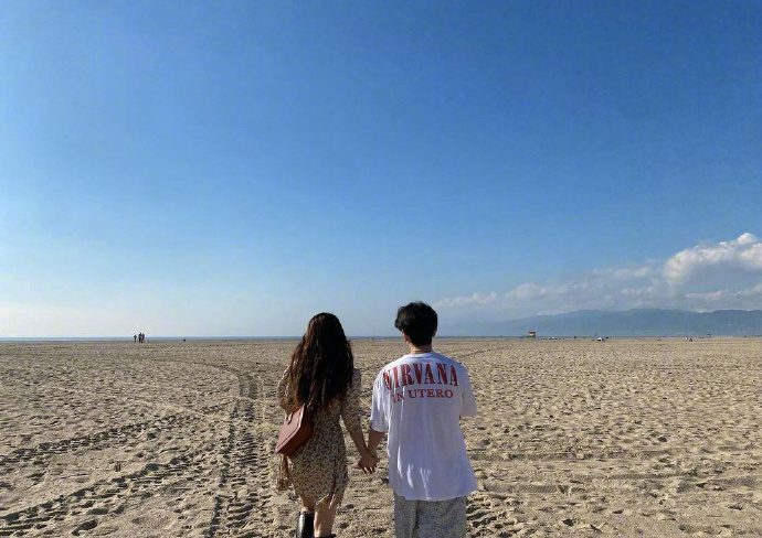 泫雅恋情公开后删除ins,姐姐可要擦亮眼睛啊_腾讯新闻