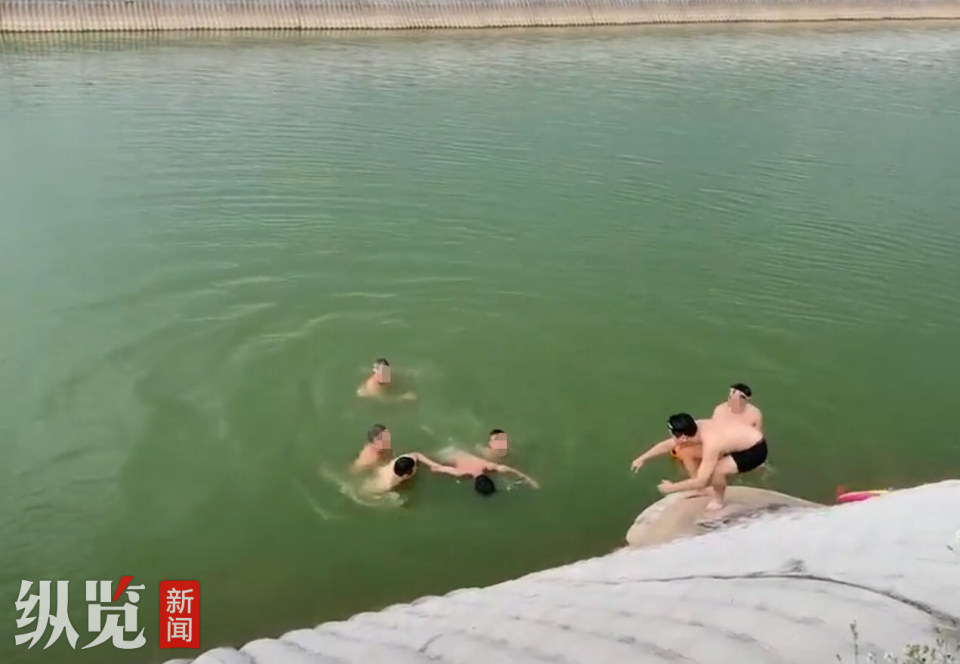 纵览热点|广东3名初中生在河道不幸溺亡,家属称学生放学后到河道玩水
