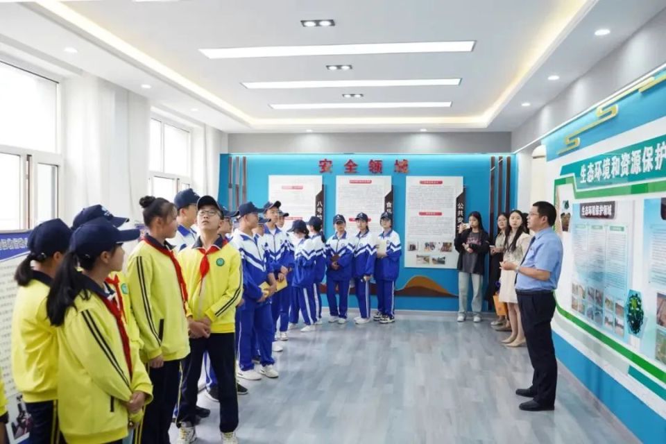 青海省海东市第三中学图片