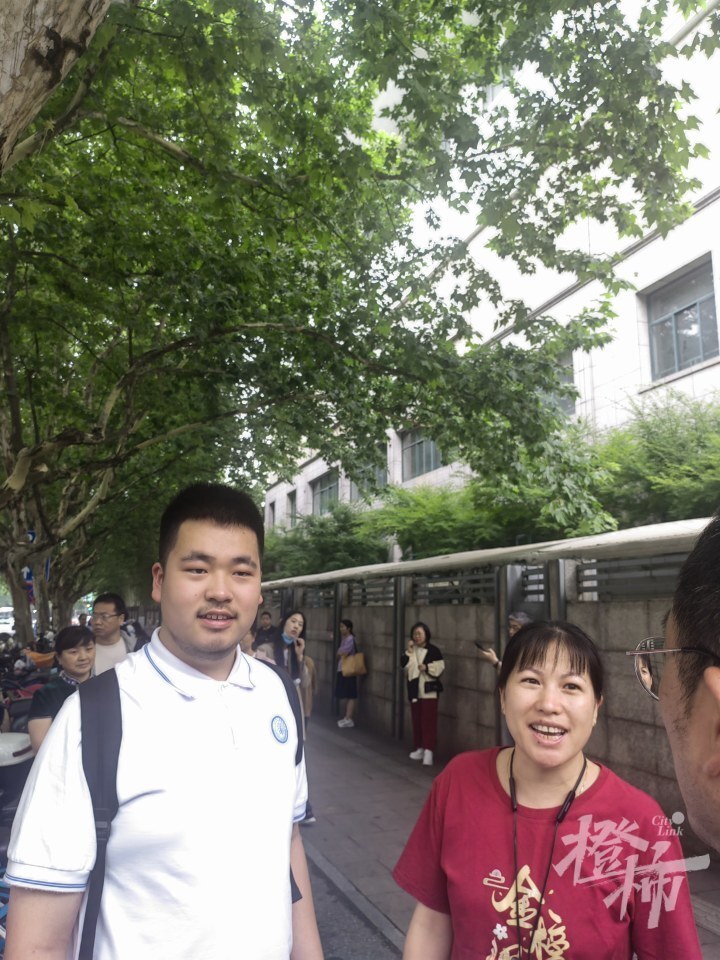 6万考生今天高考,橙柿互动多路记者现场直击