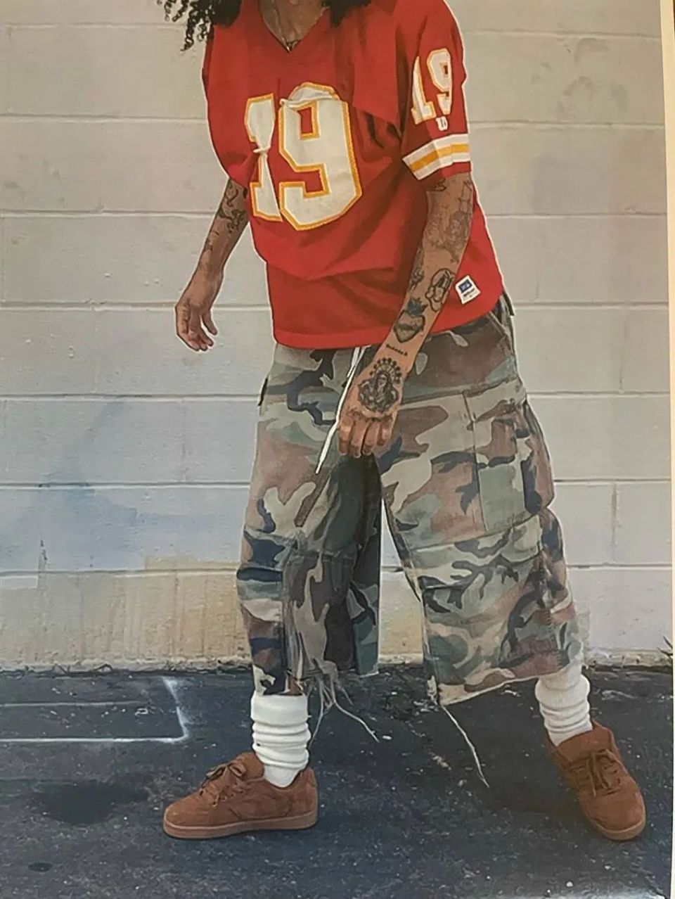 那绝对是 joshua jamal,它是电商平台 ssense 造型师 joshua jamal 的