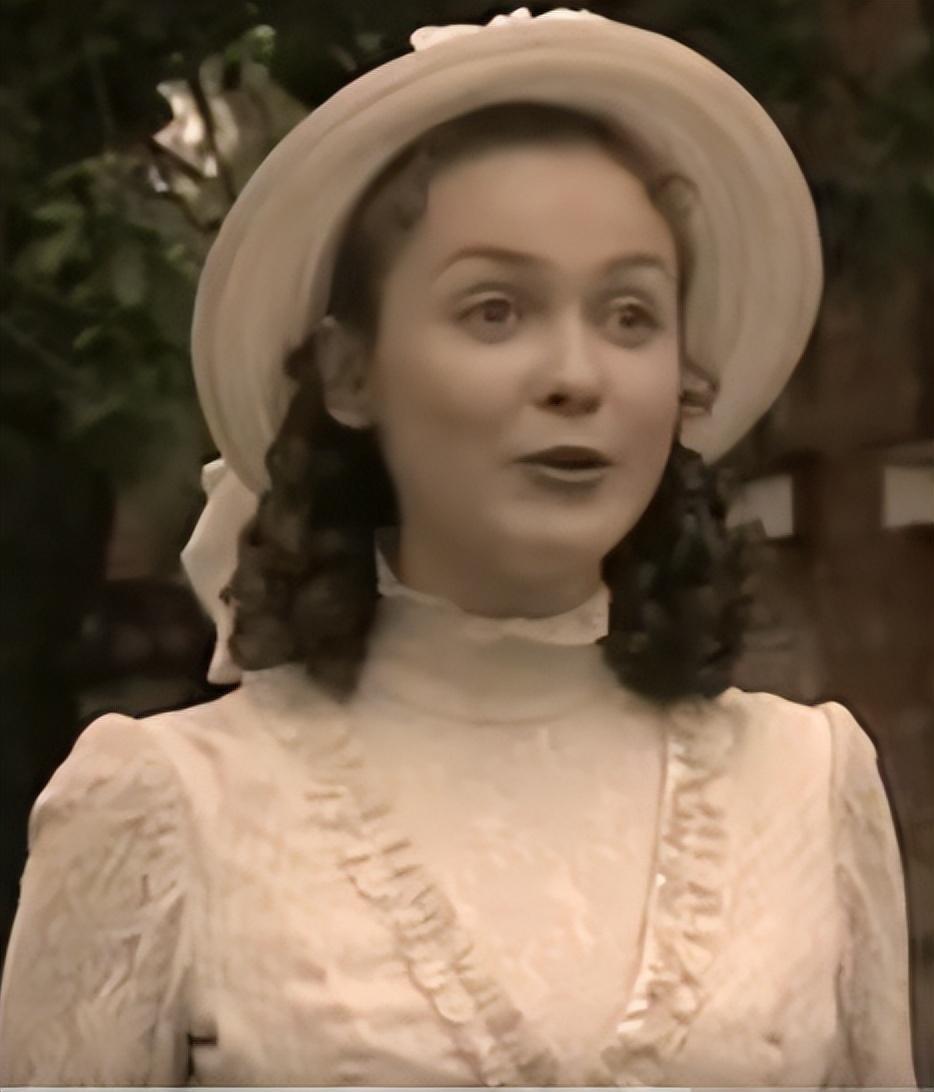 钢铁是怎样炼成的中冬妮娅扮演者现状芳华不再生女像父