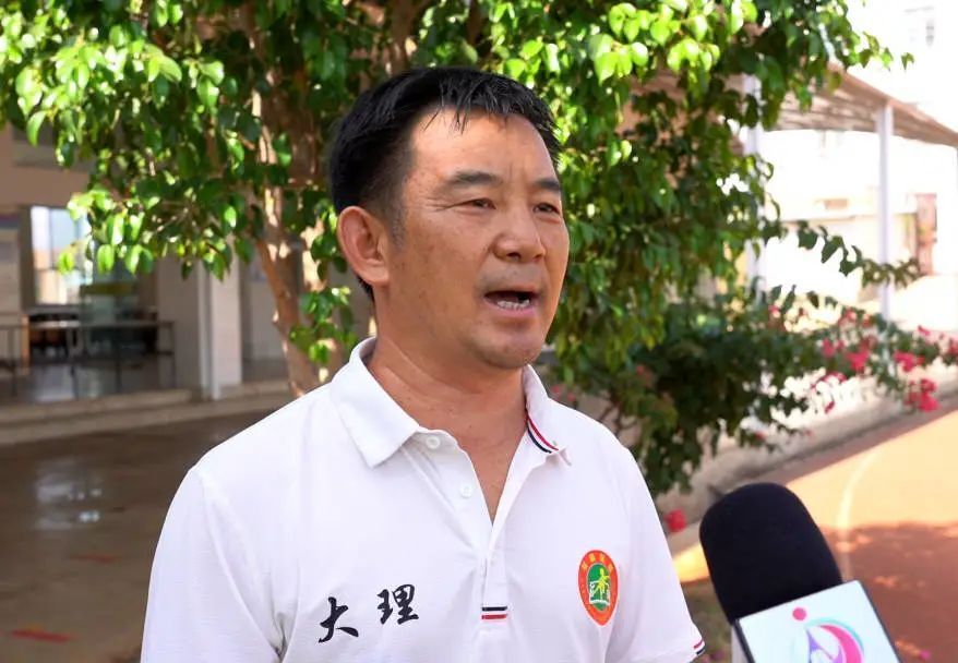 宾川县金牛二中校长杨文全表示,大理州12355"青春自护校园行"活动启动