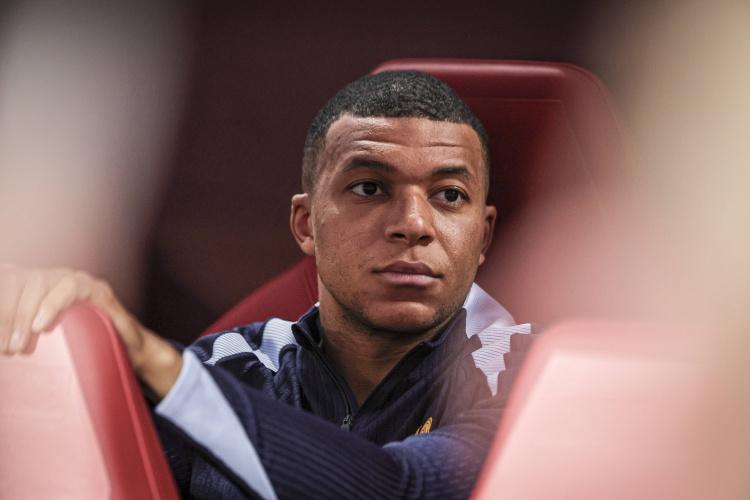 法国球星姆巴佩被受害人指控强奸警方查获内裤、上衣等证物-腾讯新闻