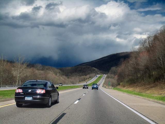 看过来了解这几个开车技巧安全驾驶不是梦