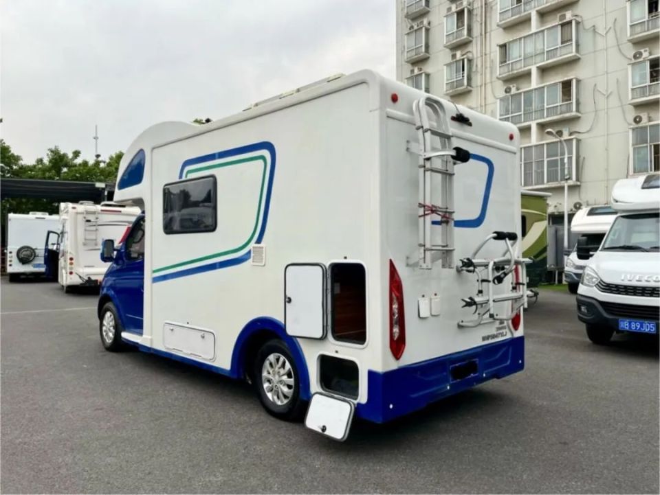 【二手房车】19年6月卫航大通v80c型房车