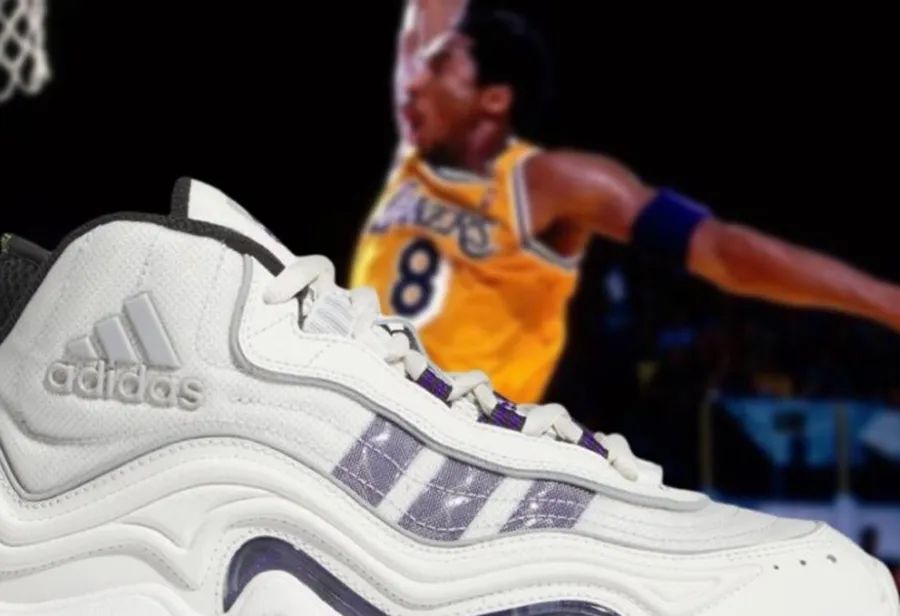 科比亲穿「湖人主场」配色回归!