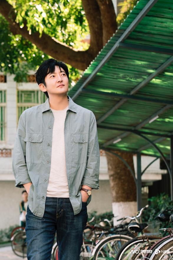 追光的日子开播郭京飞高考很重要但未来人生更重要