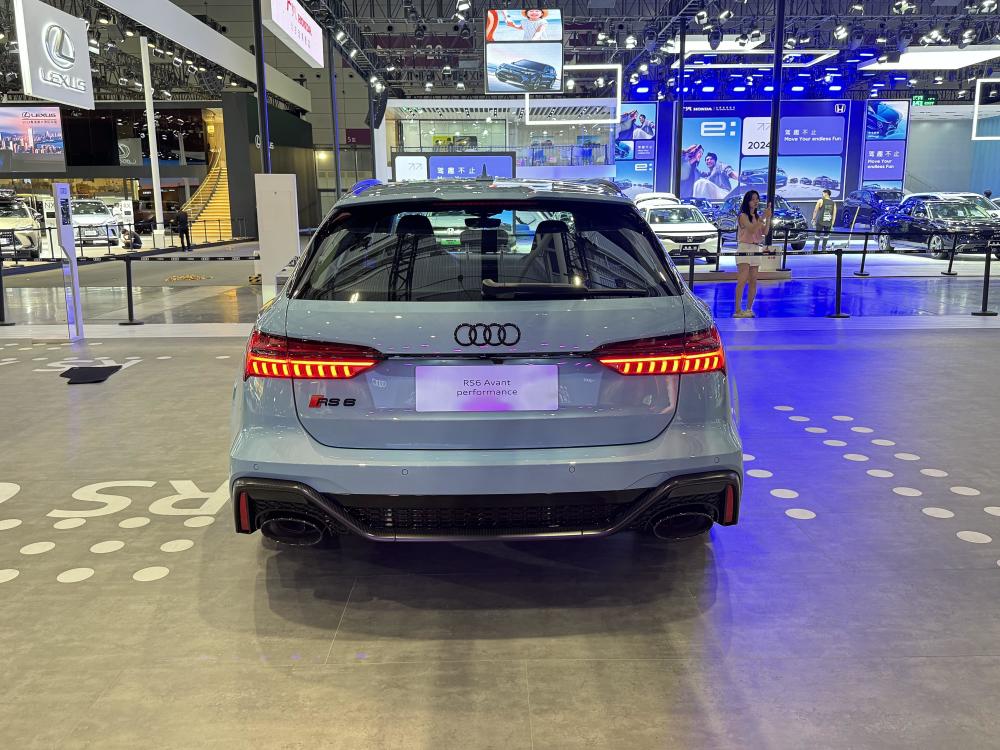 有那么一点比亚迪的感觉,奥迪rs6布鲁斯蓝版粤港澳车展亮相