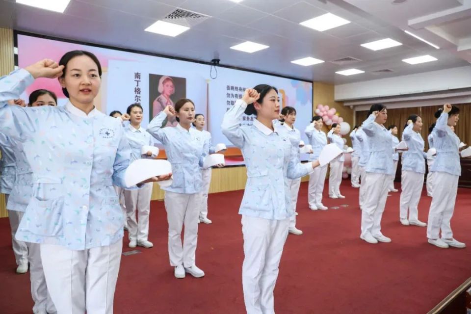 又一批护士脱帽了,换装后真清爽!你们医院呢?