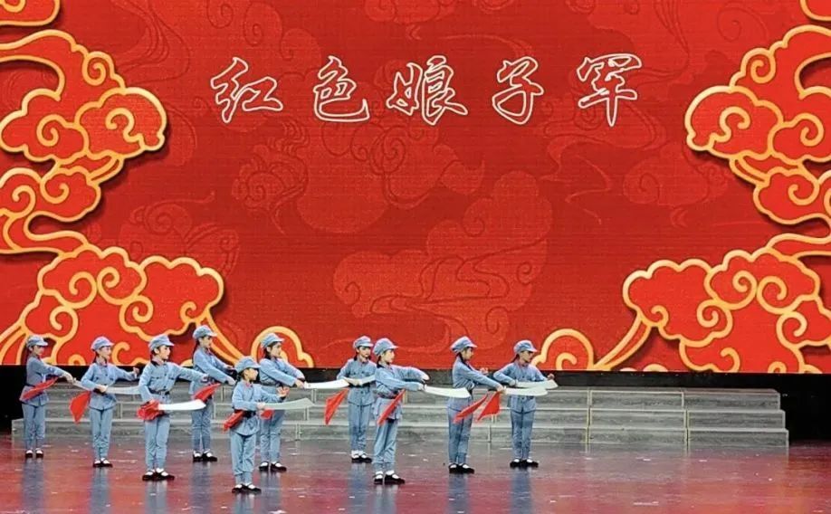 以美育浸润学生!看京城中小学让美育之花齐放"艺"彩
