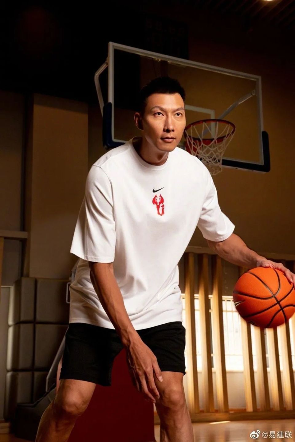 易建联正式退役这些球鞋你还记得吗