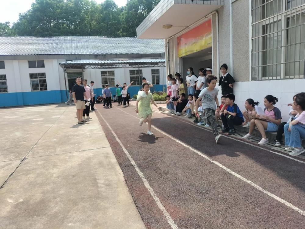 長沙縣黃花鎮回龍小學2023年春季體育節火熱開賽