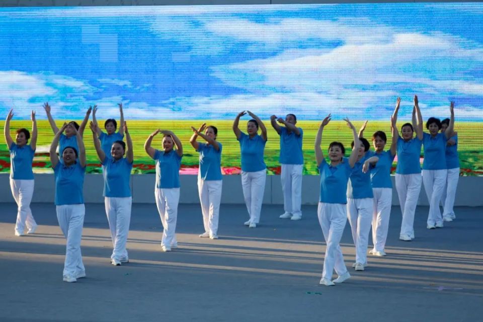 《激扬青春 舞出健康中国》《永远跟党走》《天蓝蓝》《你要跳舞吗》