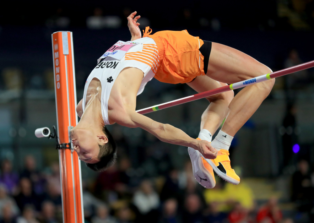 田径——室内世锦赛:男子跳高赛况