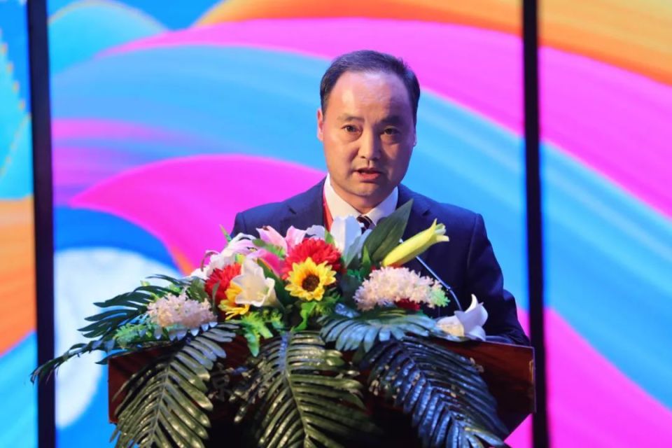 张弘在致辞中说,成立平凉市文旅康养市域产教联合体,旨在以服务文旅