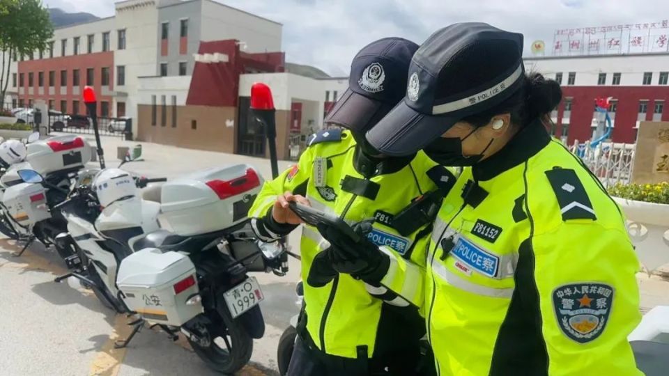 致敬公安楷模|玉树公安向全国"公安楷模"魏和友同志致敬!