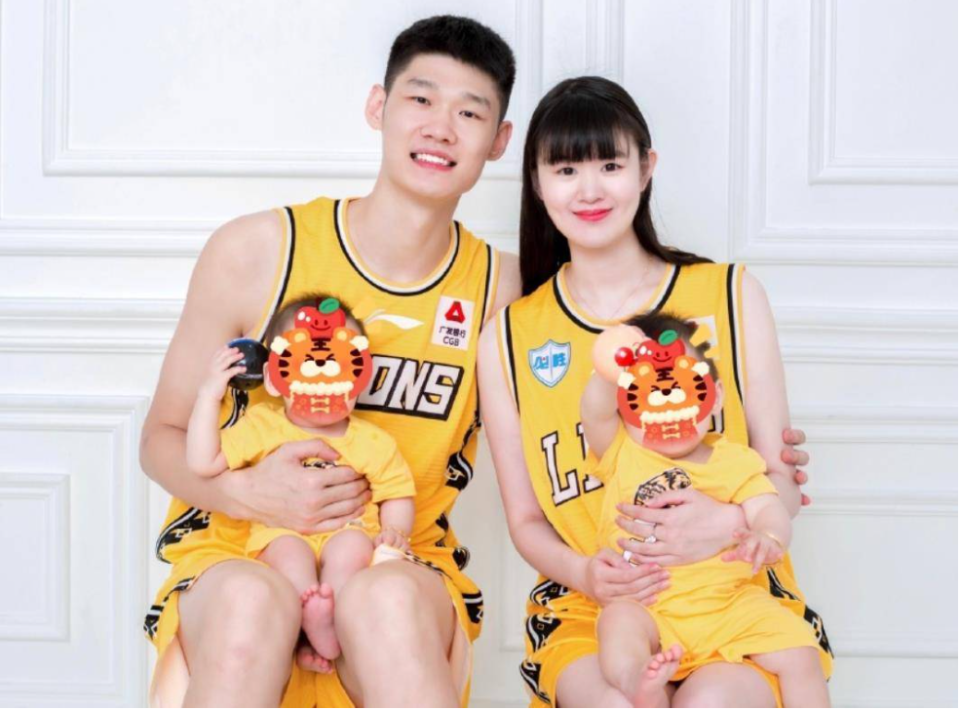 他为了赚钱养家放弃清华,力压赵继伟获得mvp,娶初恋生下双胞胎