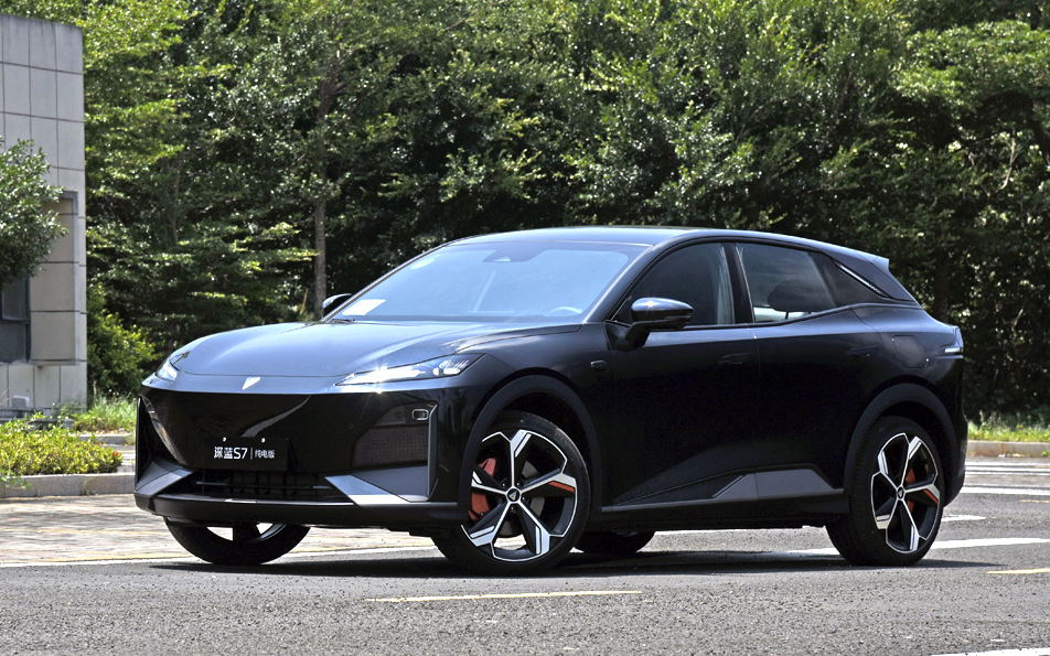 99万起售的深蓝s7,产品力掺不掺水分?