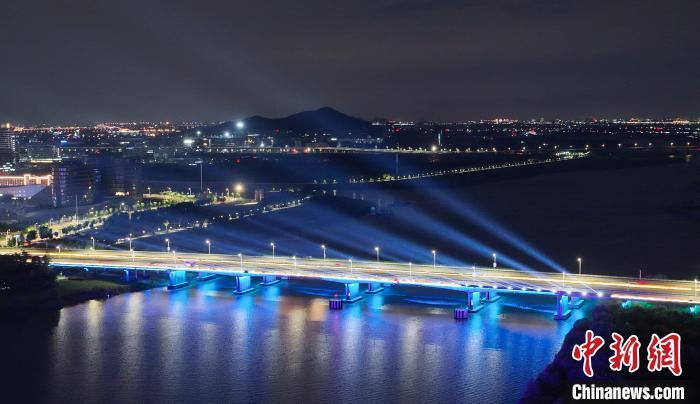 航拍浙江上虞夜景:璀璨光影尽显"青春气质"